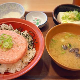 山かけまぐろたたき丼冷奴しじみ汁セット(すき家 宇都宮インターパーク店  )