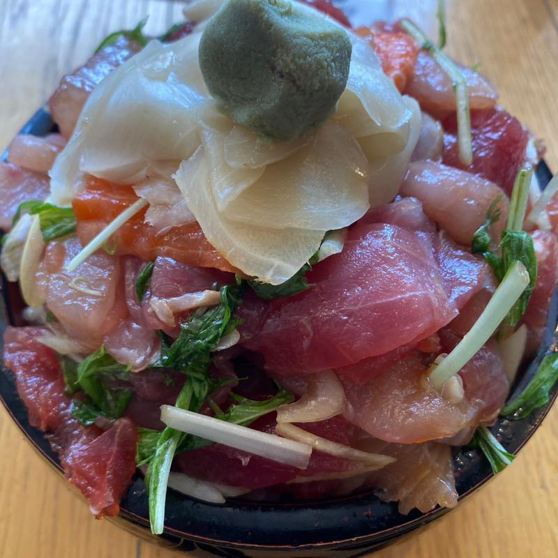 みこちゃん丼(三是 （みこれ）)