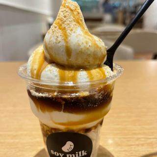 豆乳ソフトクリーム(茶青花 阪急三番街店)