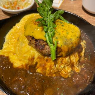 ハンバーグオムライス　牛スジカレー(肉オムライス専門店 肉とたまご 新宿店)