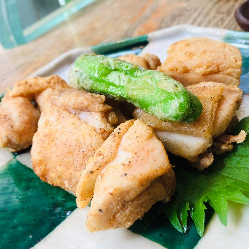 蕎麦粉をまぶした焼鳥(天神房丸新 （てんじんぼうまるしん）)