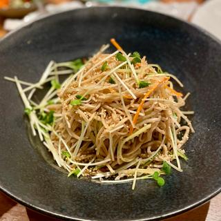 蕎麦サラダ(十音(3月オープン))