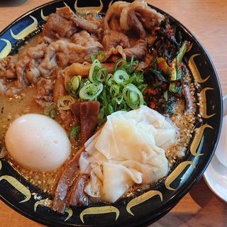 特製二百年 味噌ラーメン 祝い盛り＋名物ニラキムチ＋生卵(特製味噌ラーメン わだ商店 野田店)