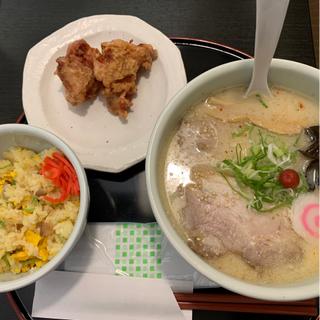 塩ラーメン　ザンギチャーハン(らーめん山頭火 札幌北1条チカホ店)