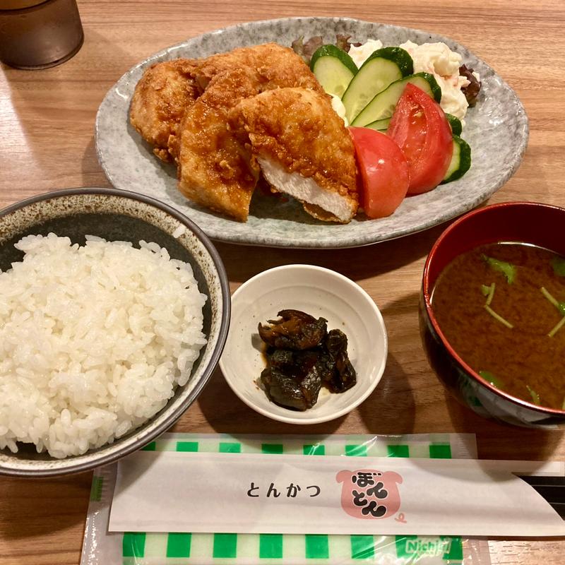 鶏の竜田揚げ定食(とんかつぼんとん)