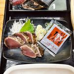 藁焼きたたき　小（５切）(明神丸 ひろめ市場店 （みょうじんまる）)