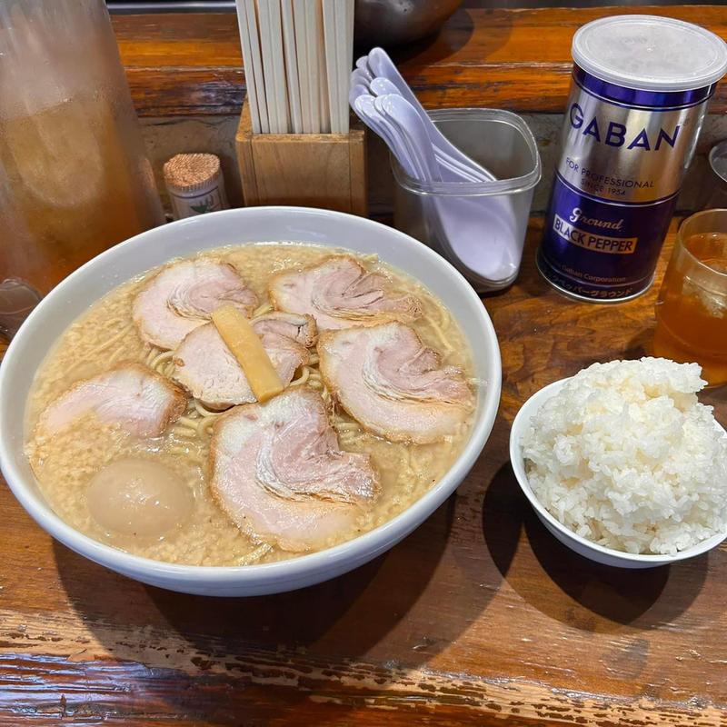 チャーシュー麺 大盛り(ホープ軒 環七丸山店)