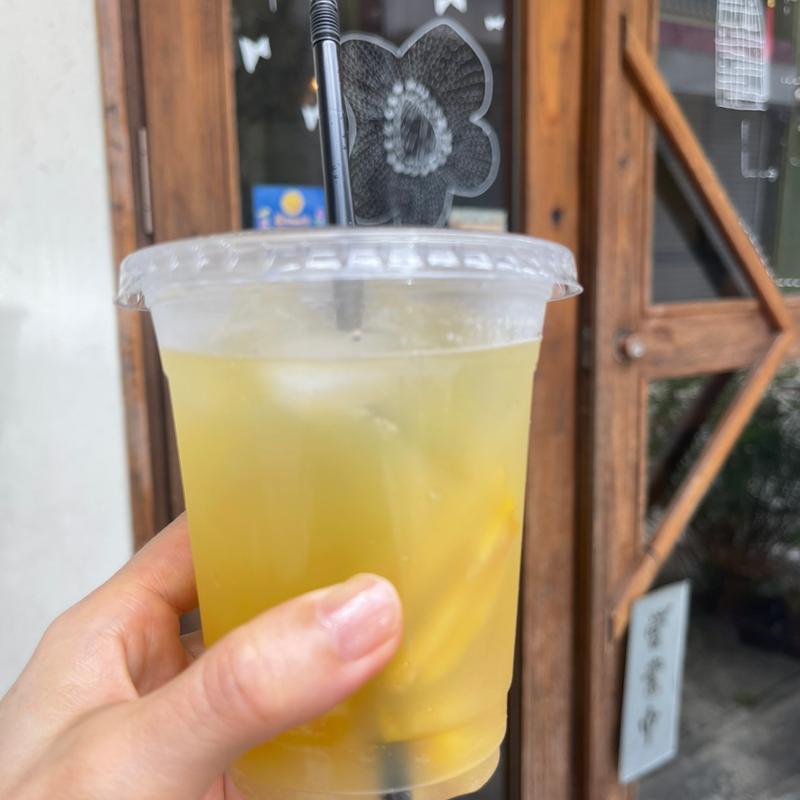 青マンゴーと浜比嘉島の塩スカッシュ(Soi)