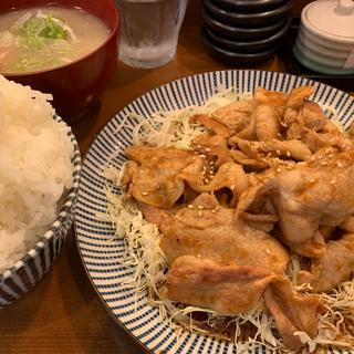 豚バラ生姜焼定食(檍食堂 蒲田東口店)