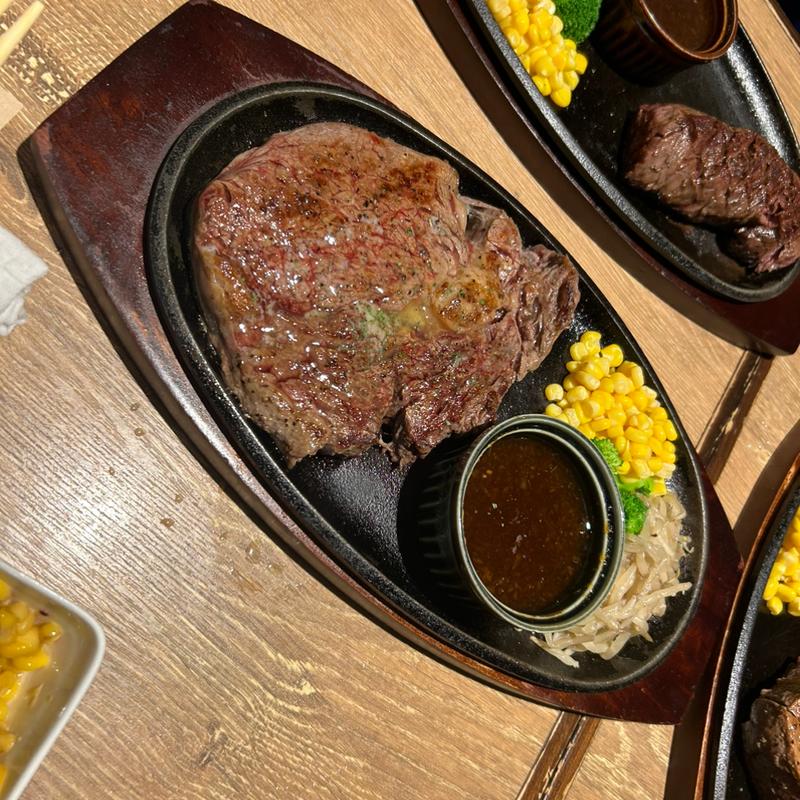 リブアイステーキ(アンガス牛)300g(ステーキ＆ハンバーグ an=swer)