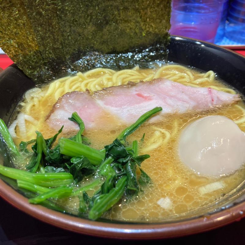 ラーメン(横浜ラーメン 新横家)