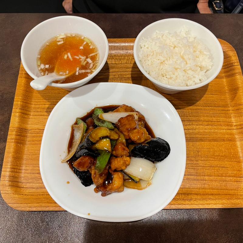 黒豚黒酢豚とご飯(横浜8番)