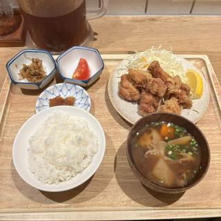 唐揚げ定食(福島屋食堂)