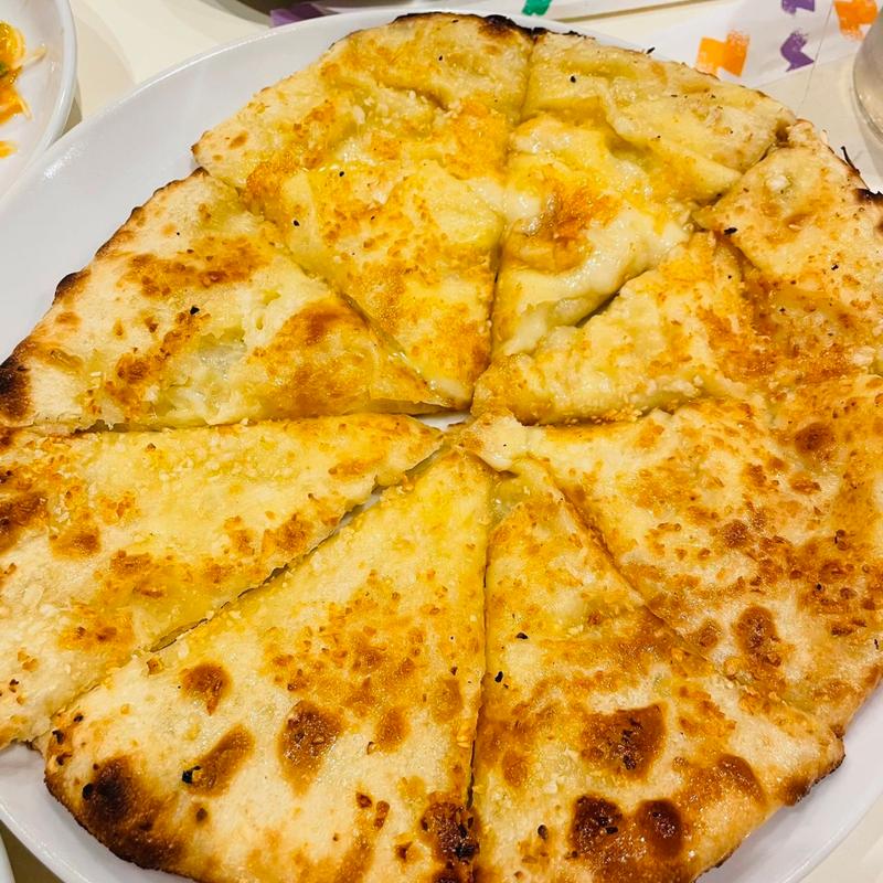 ガーリックチーズナン(アジアンカレーハウス)