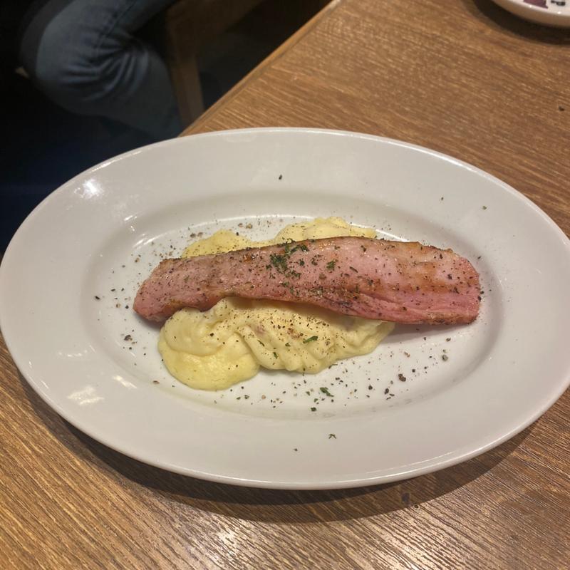 肉屋のポテトサラダ(神田の肉バル ランプキャップ 池袋西口店)