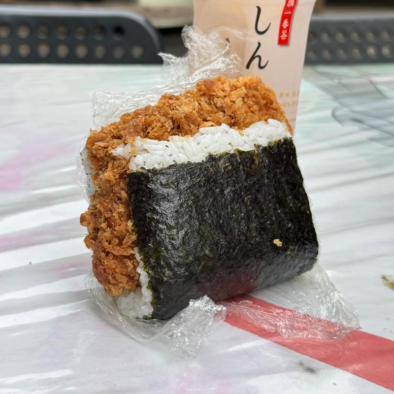 チキンカツおにぎり(道の駅 もっくる新城)