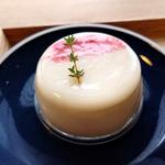 桃とバニラのムース(cafe&cake Kicca)