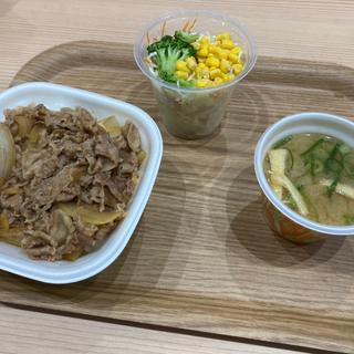 牛丼ランチセット(すき家 池袋サンシャイン前店 )