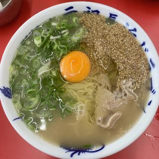 ラーメン生卵(古式長浜ラーメン 元祖長浜ドラゴン 新宮店（2号店）)