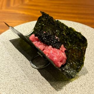 和牛海苔キャビア(焼肉割烹QUON)