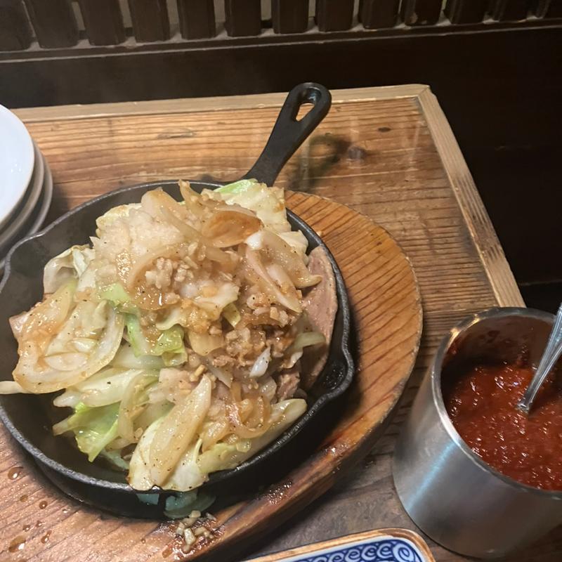 スタミナ豚キャベ鉄板焼き(朝日食堂)