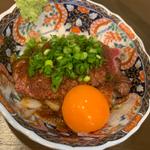 炙りユッケ