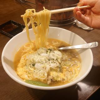 ユッケジャンラーメン(牛繁 堀切菖蒲園店)