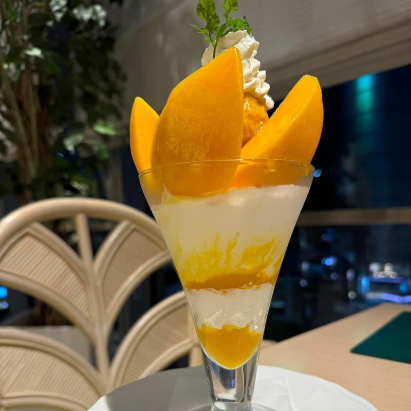 マンゴーパフェ(京橋千疋屋フルーツパーラー 大丸東京店)