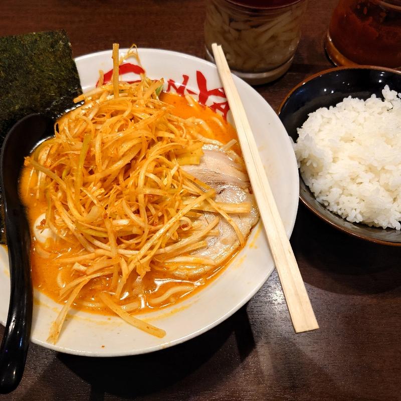 (横浜家系ラーメン 吟家 富里店)