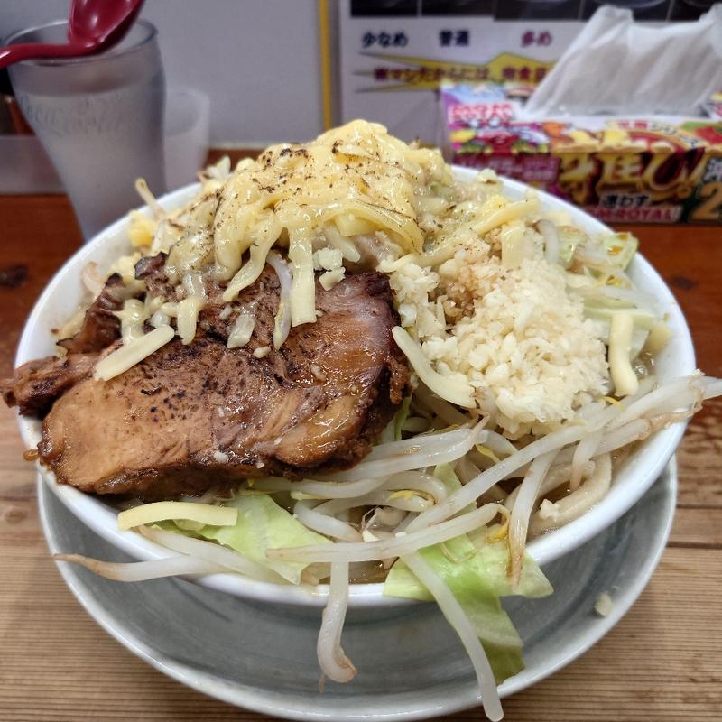 ラーメン 500g 野菜多め チーズ(ラーメン富次郎 見和店)