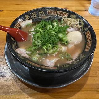 とんこつチャーシューメン（半熟味玉入り）(無鉄砲 本店 （むてっぽう）)