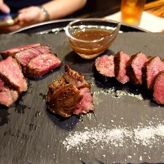 雌牛ランプ肉(NIKUYAKU)