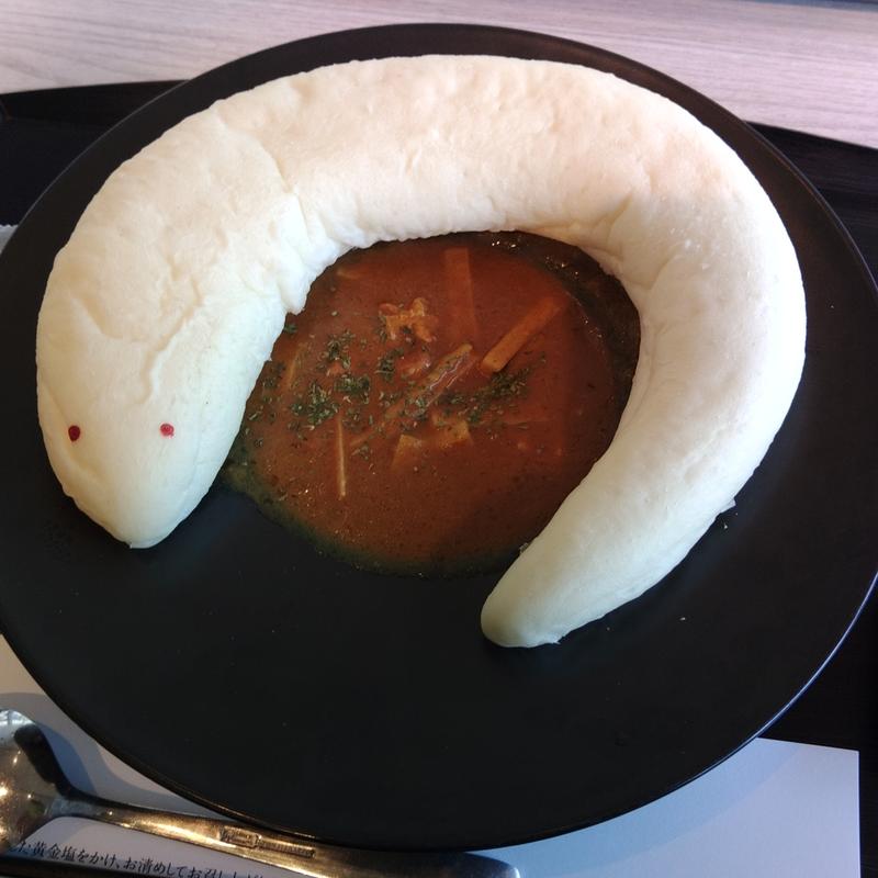 招福 金蛇ナンカレー(金蛇水神社外苑 SandoTerrace IKoMiKi (サンドウ テラス イコミキ))