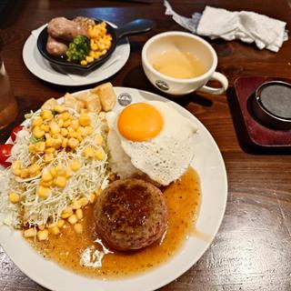 ジャーマンロコモコ(ご飯大盛り)+三河豚ポークフランク