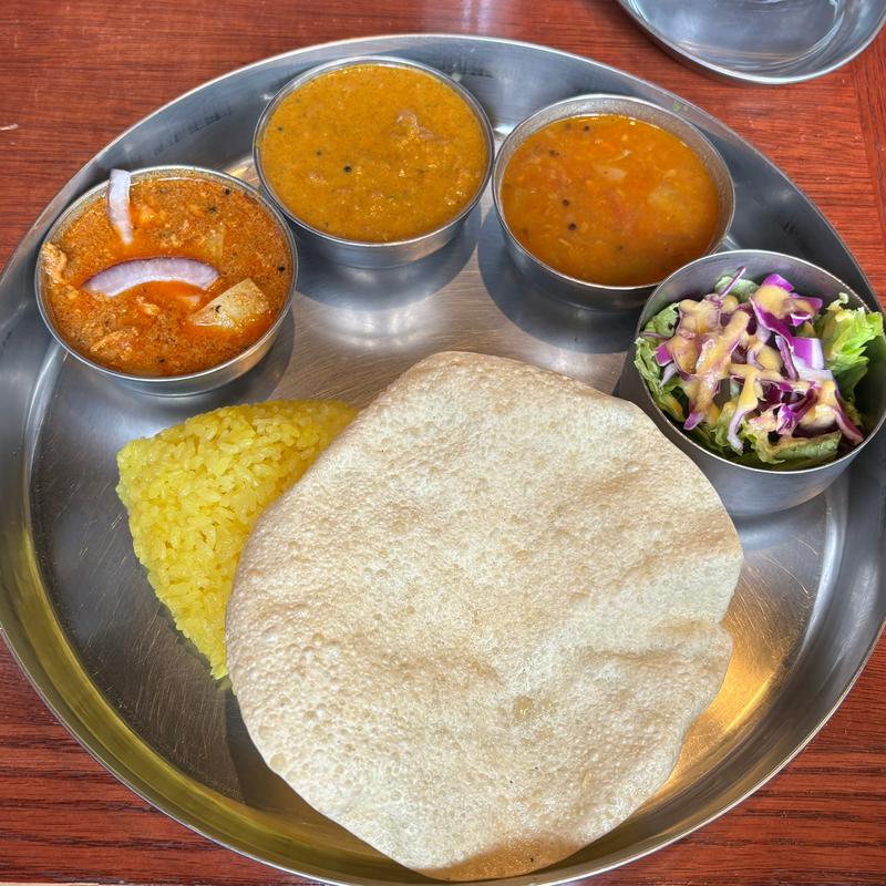 ランチカレープレート（3種）(エリックサウスマサラダイナー)