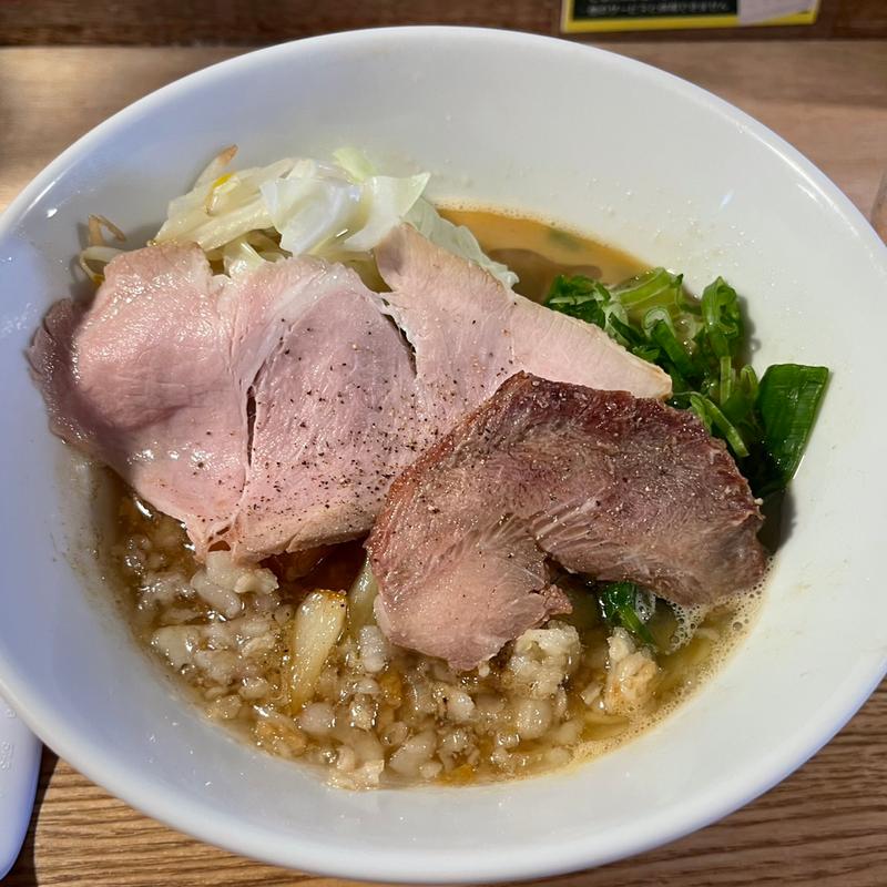 スタミナ豚骨醤油レアチャーシュー麺(豚骨イタリアンラーメン伊太そば)