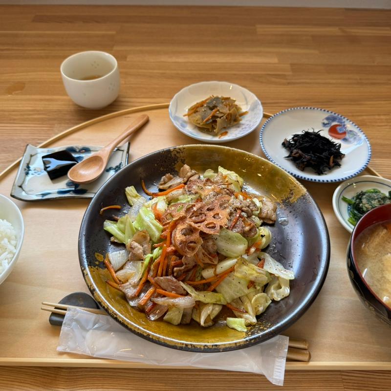 野菜炒め定食(アケル食堂)