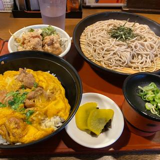 親子丼と唐揚げとざる蕎麦のセット(手延べうどん きねや)