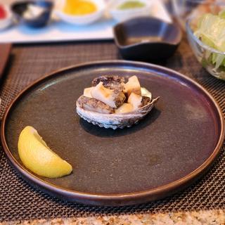 蝦夷鮑の鉄板焼き(Teppanyaki×Wine あかくろ)