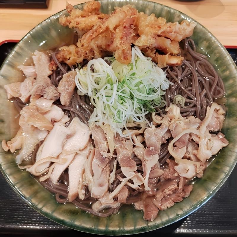 でっかい肉そば(肉そば藤七 上杉本店)