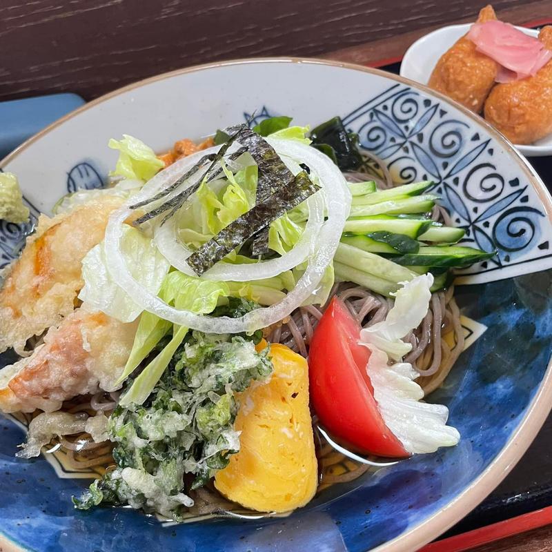 冷やしぶっかけそば おいなりさん(三好屋)