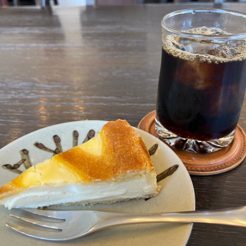 ベイクドチーズケーキ＆コーヒー(トロイカ)