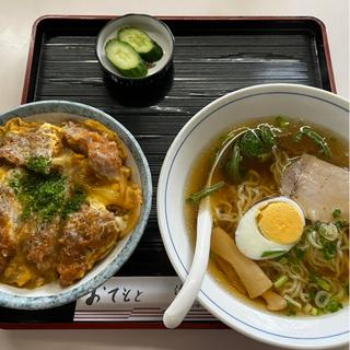 半ラーメン半カツ丼