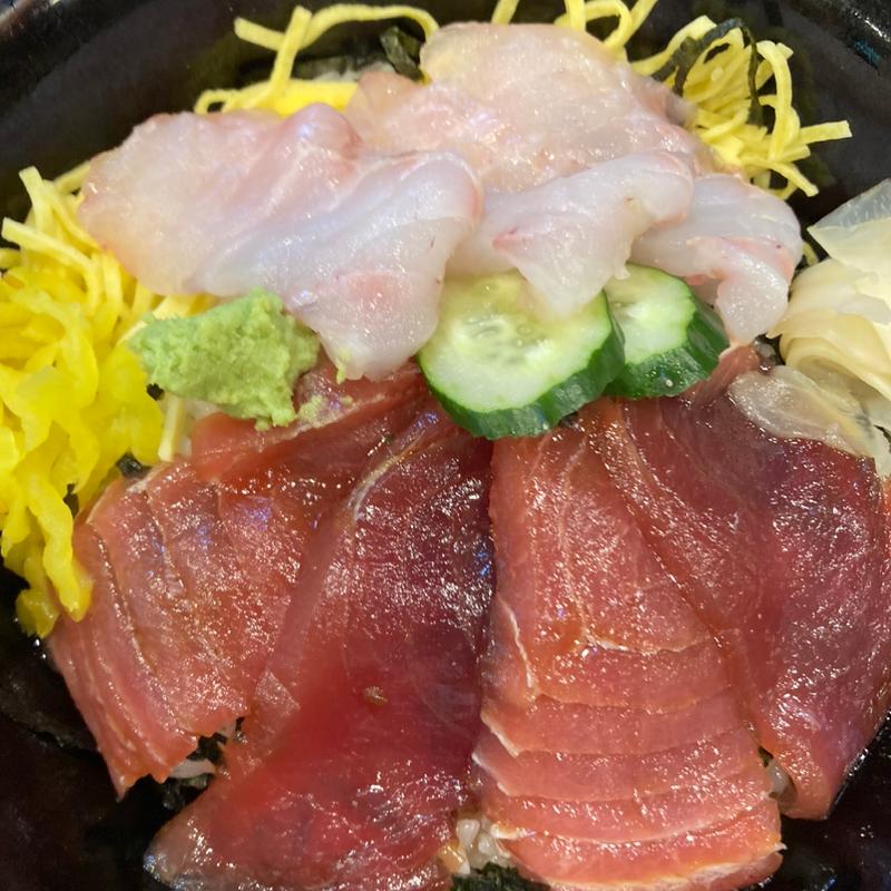 まぐろ漬け平目丼(さかり寿司)