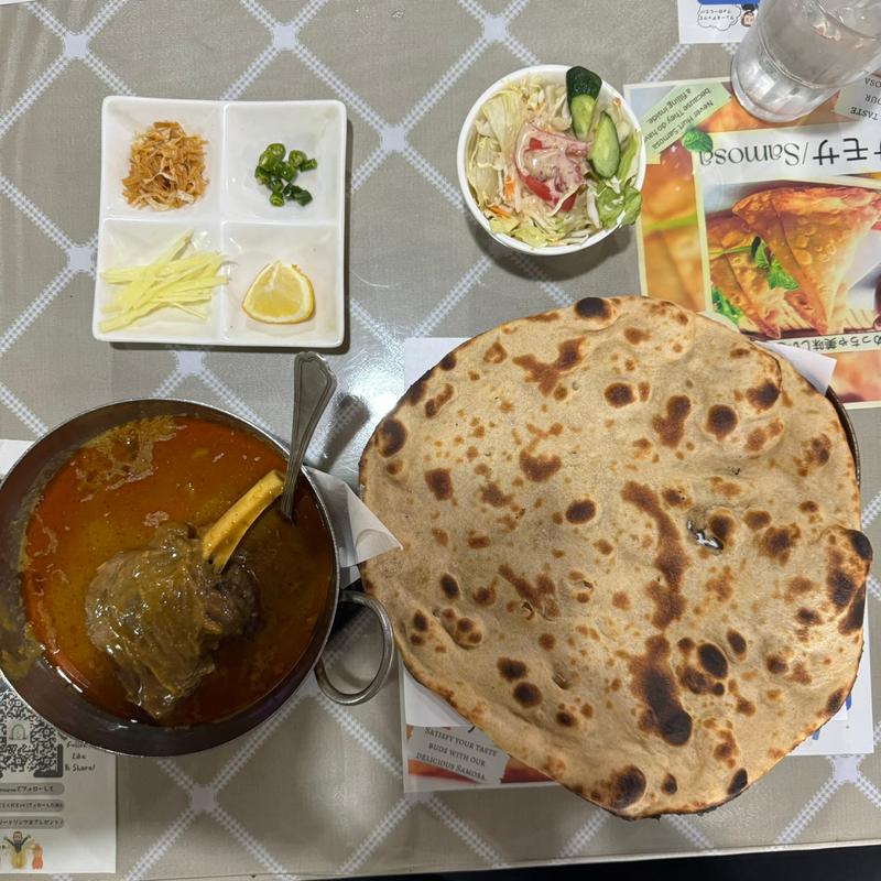 ニーハリ(カラチの空)