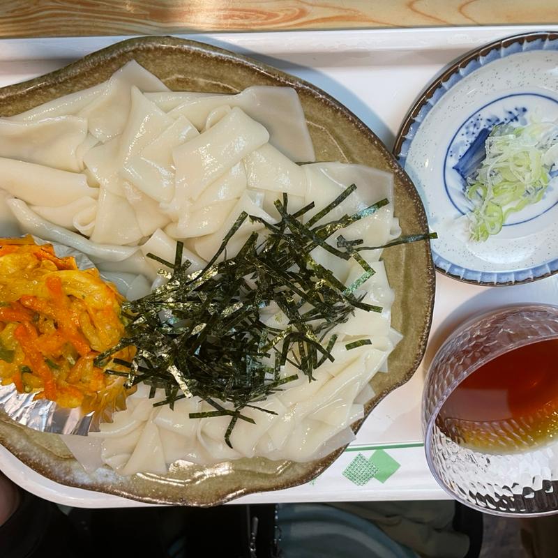 冷やしひもかわうどん(みの助茶屋 )