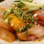 海鮮ユッケ 〜特製甘辛タレ〜(源八船頭 新小岩店)