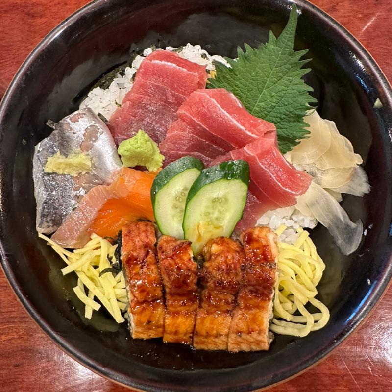 すたみな丼(さかり寿司)