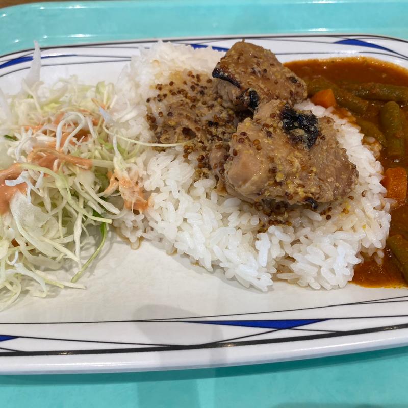 ハニーマスタードチキンとインゲン豆カレー(Qasis)