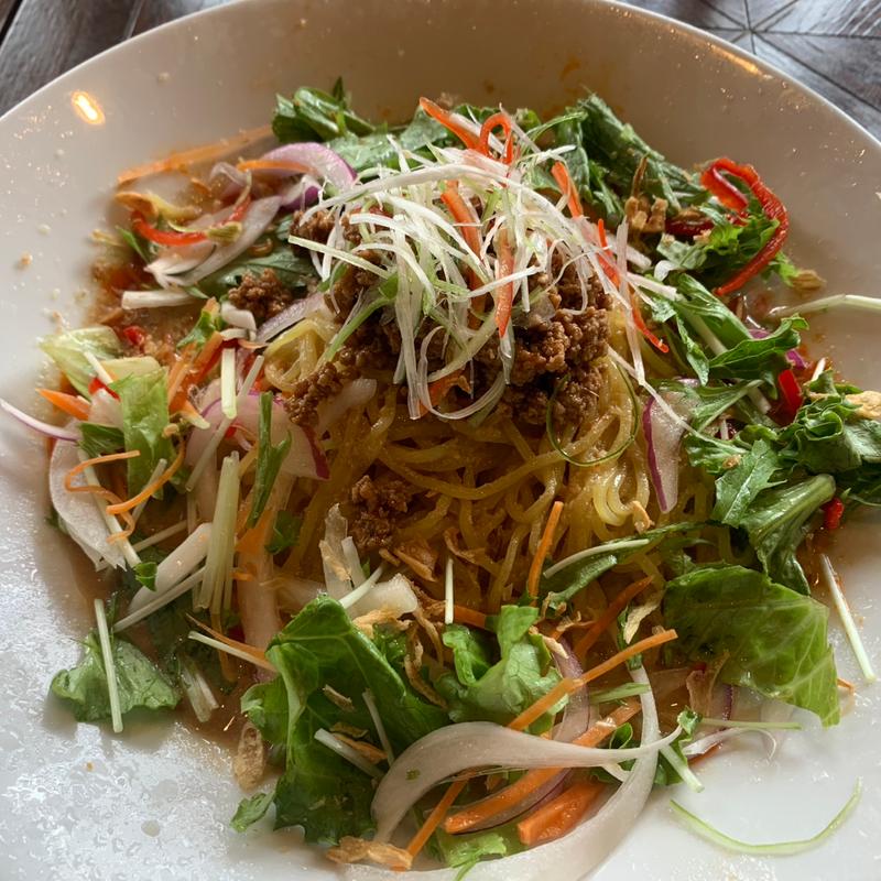 冷やし担担麺(中華料理 頤和園（いわえん）天神店)